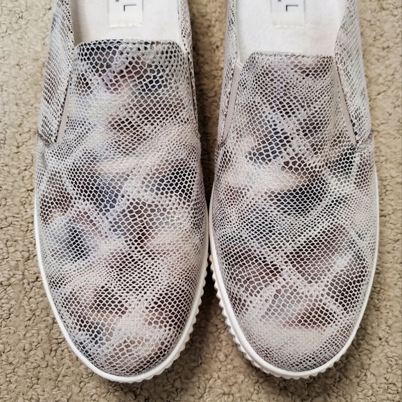 SOLD 🌟 𝅺naturalizer SOUL Truly Mule Snakeskin Slip On Sneaker Size 9 NWOT - Picture 11 of 15